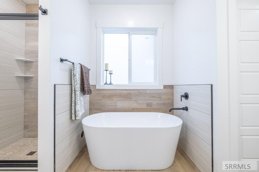 Image 14 of property listing at 286 Camas Street, Sugar City, ID 83448