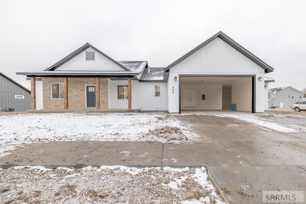 Image 3 of property listing at 286 Camas Street, Sugar City, ID 83448