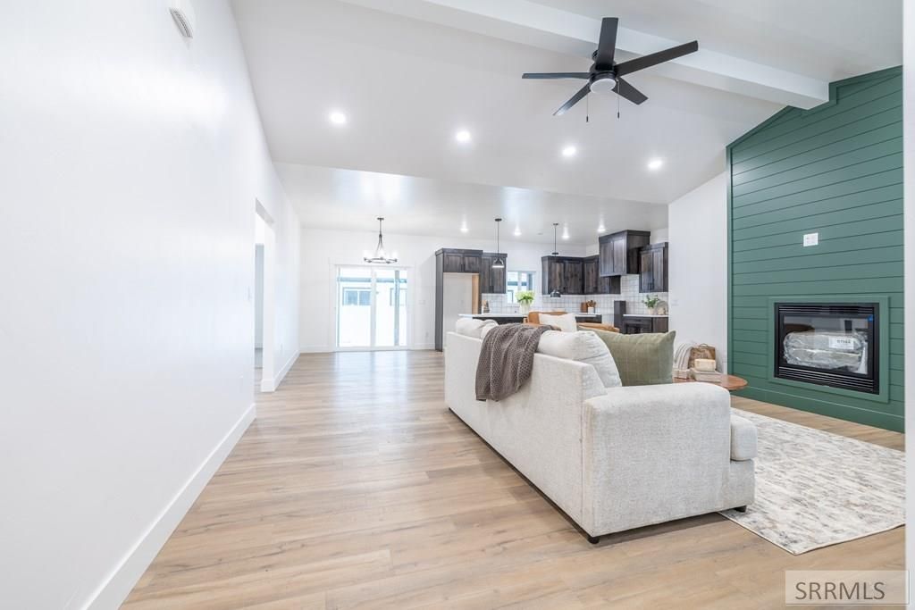 Image 6 of property listing at 286 Camas Street, Sugar City, ID 83448