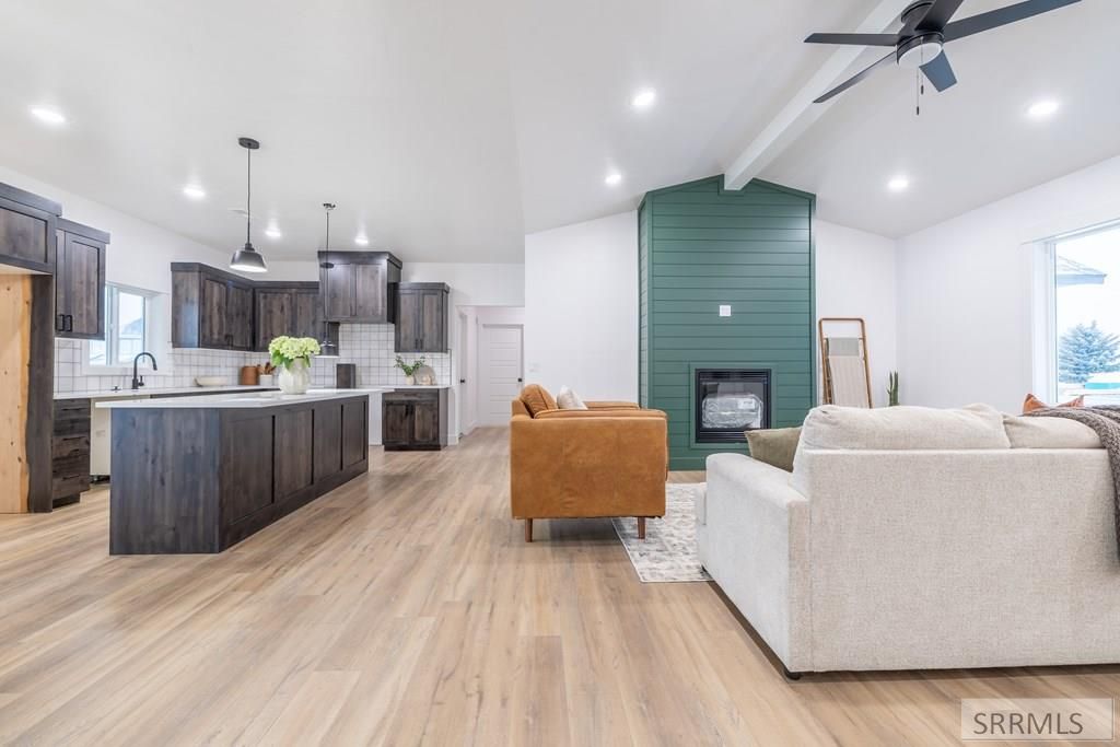 Image 9 of property listing at 286 Camas Street, Sugar City, ID 83448