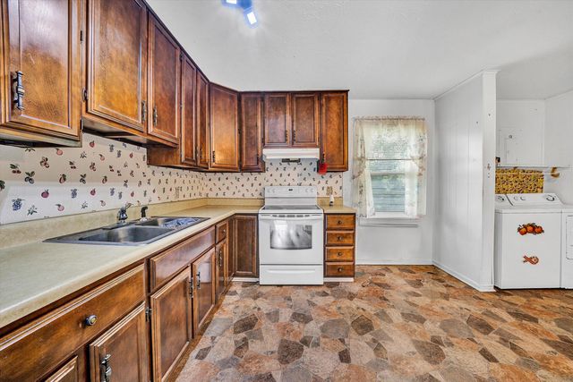 1130 DEEPWOODS RD, Hardy, VA 24101