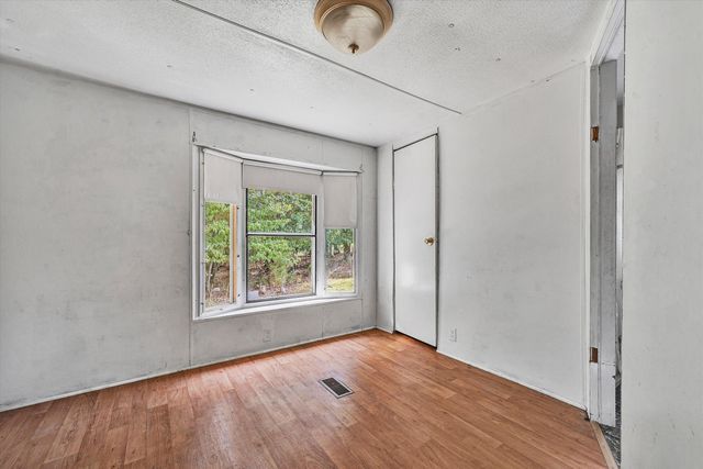 1130 DEEPWOODS RD, Hardy, VA 24101