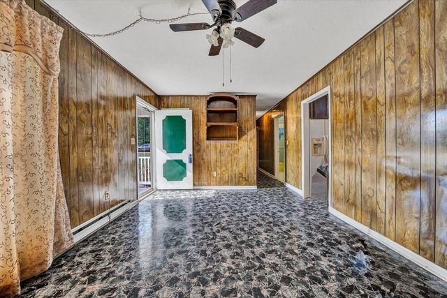 1130 DEEPWOODS RD, Hardy, VA 24101
