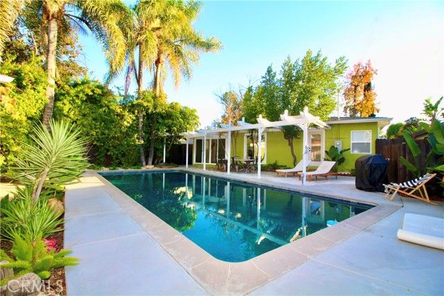 22621 Dolorosa Street, Woodland Hills (los Angeles), CA 91367