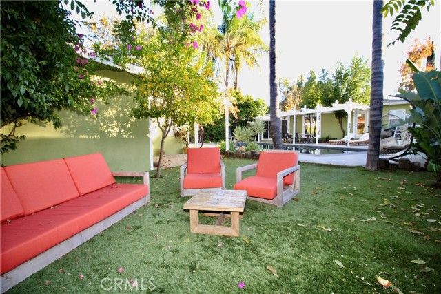 22621 Dolorosa Street, Woodland Hills (los Angeles), CA 91367