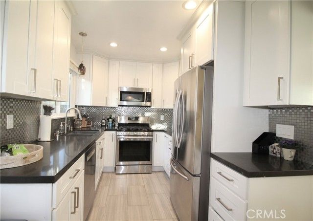 22621 Dolorosa Street, Woodland Hills (los Angeles), CA 91367