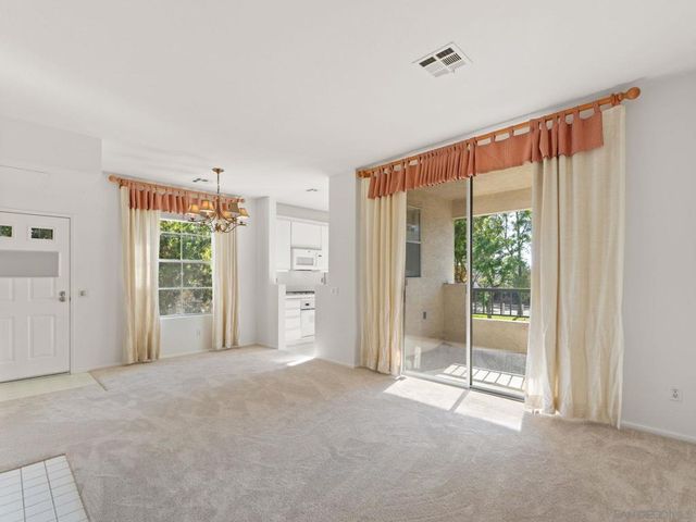10830 Sabre Hill 202, San Diego, CA 92128