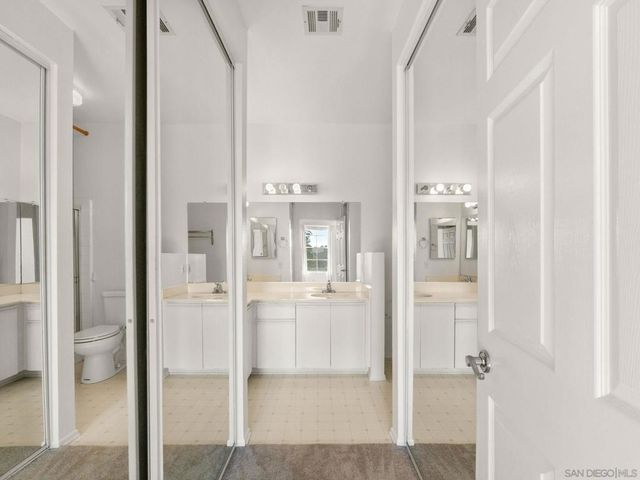 10830 Sabre Hill 202, San Diego, CA 92128
