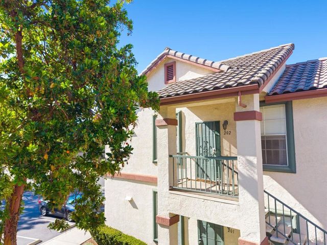 10830 Sabre Hill 202, San Diego, CA 92128