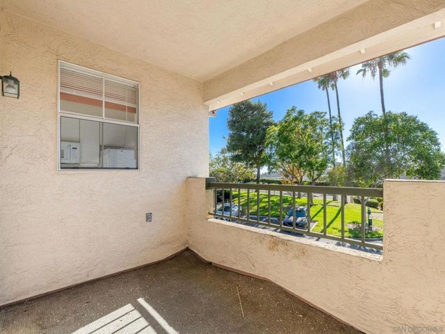 10830 Sabre Hill 202, San Diego, CA 92128