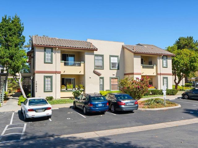 10830 Sabre Hill 202, San Diego, CA 92128