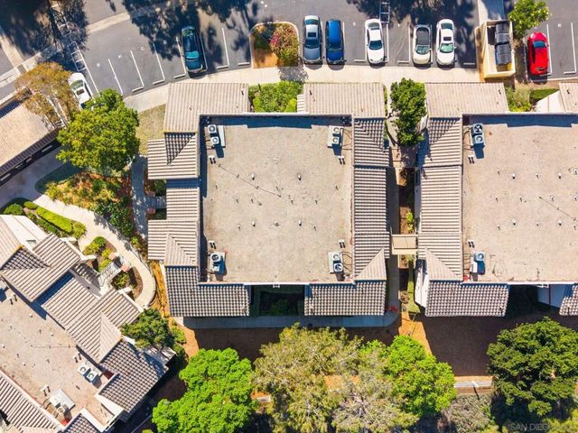 10830 Sabre Hill 202, San Diego, CA 92128