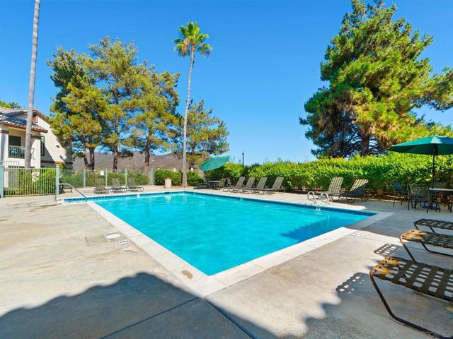 10830 Sabre Hill 202, San Diego, CA 92128