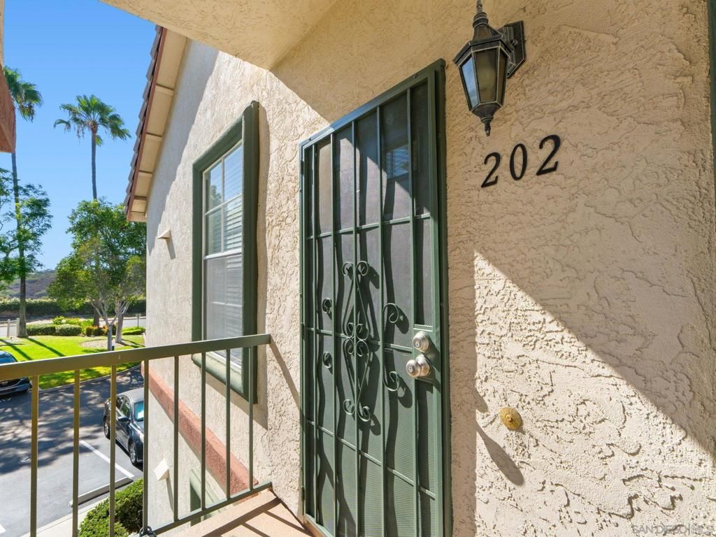 10830 Sabre Hill 202, San Diego, CA 92128 — photo 3