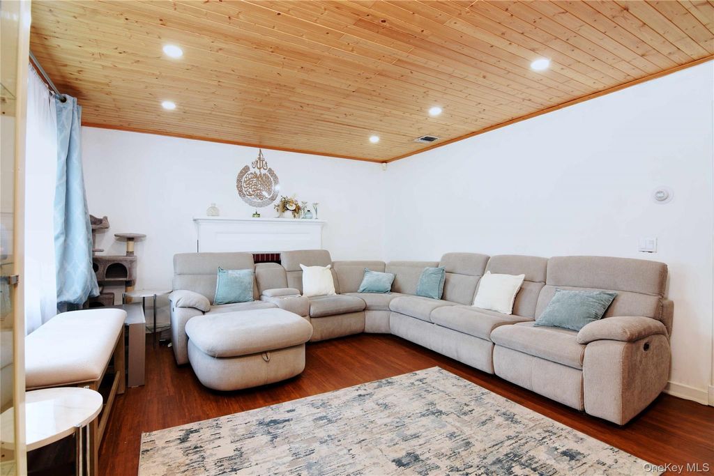 1603 2nd Street, West Babylon, NY 11704 — photo 2