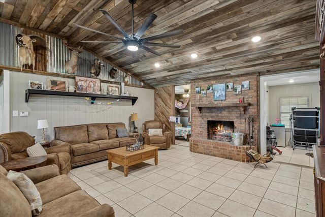 350 Alaska, Van, TX 75790