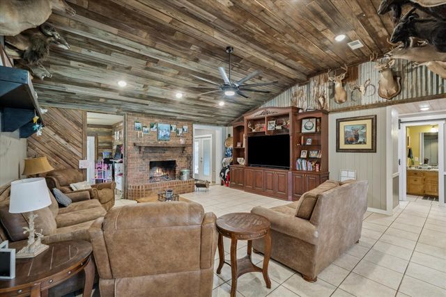 350 Alaska, Van, TX 75790