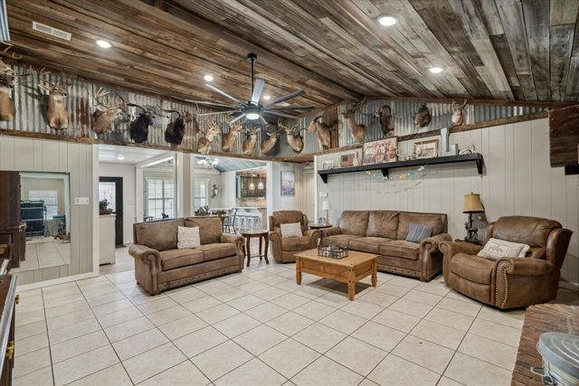 350 Alaska, Van, TX 75790