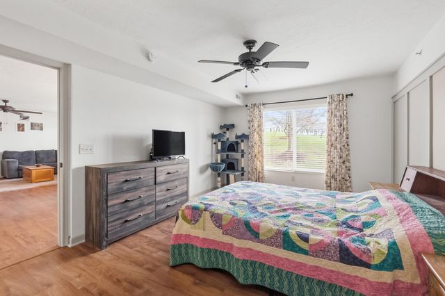 1834 Mimosa Trail, Florence, KY 41042