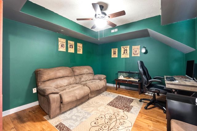 1834 Mimosa Trail, Florence, KY 41042