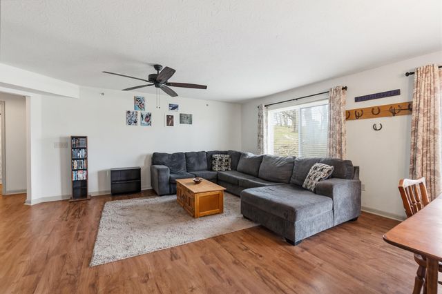 1834 Mimosa Trail, Florence, KY 41042