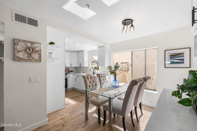 8800 Burnet Avenue Unit 15, North Hills, CA 91343