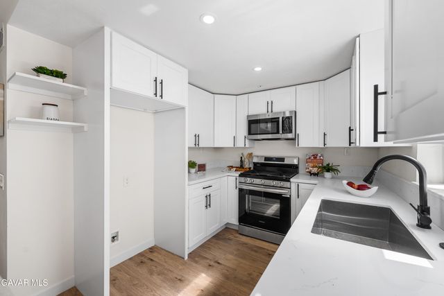 8800 Burnet Avenue Unit 15, North Hills, CA 91343