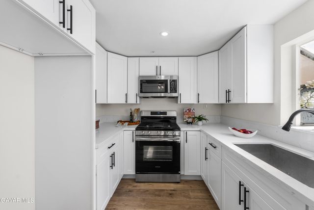 8800 Burnet Avenue Unit 15, North Hills, CA 91343