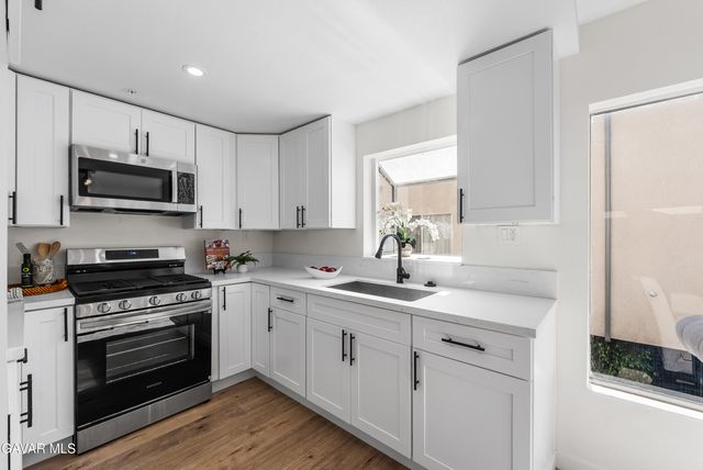 8800 Burnet Avenue Unit 15, North Hills, CA 91343