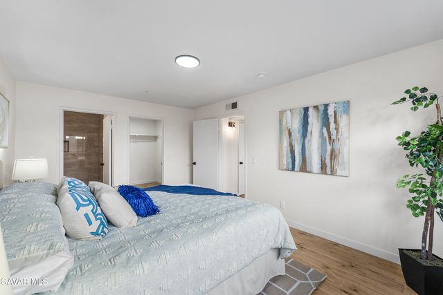 8800 Burnet Avenue Unit 15, North Hills, CA 91343