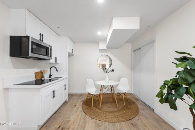 8800 Burnet Avenue Unit 15, North Hills, CA 91343