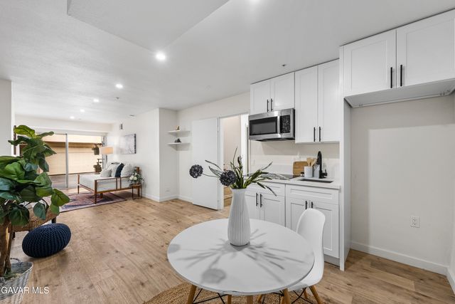 8800 Burnet Avenue Unit 15, North Hills, CA 91343