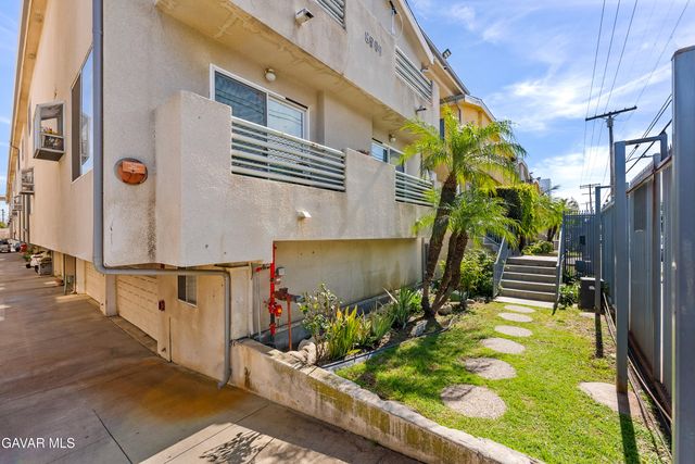 8800 Burnet Avenue Unit 15, North Hills, CA 91343