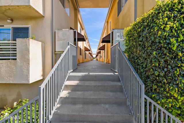8800 Burnet Avenue Unit 15, North Hills, CA 91343