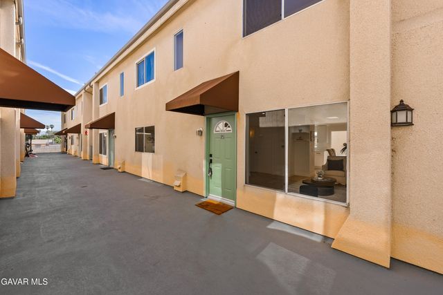 8800 Burnet Avenue Unit 15, North Hills, CA 91343