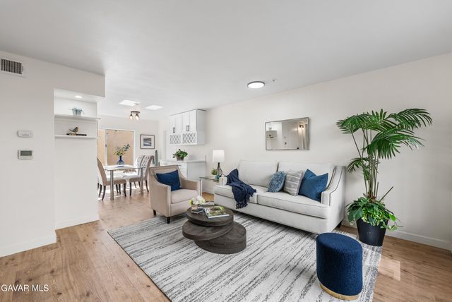 8800 Burnet Avenue Unit 15, North Hills, CA 91343