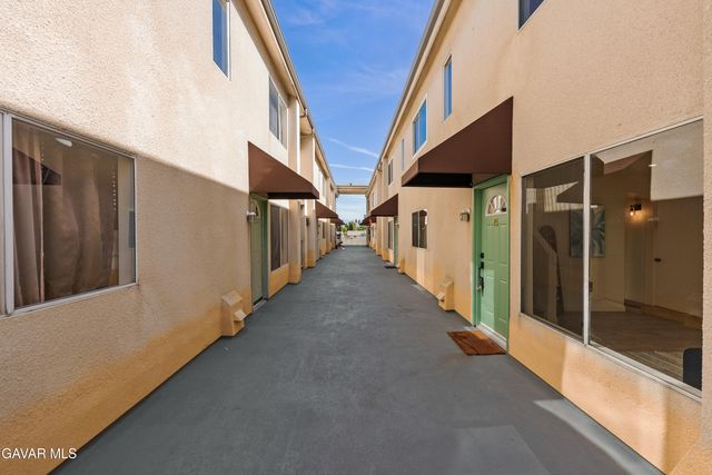 8800 Burnet Avenue Unit 15, North Hills, CA 91343