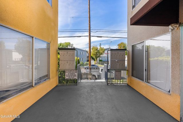 8800 Burnet Avenue Unit 15, North Hills, CA 91343