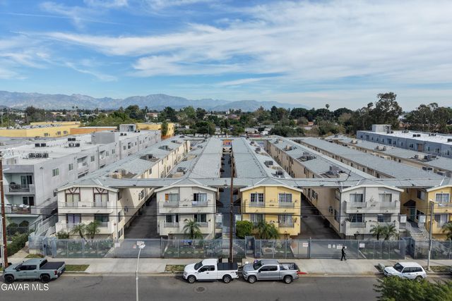 8800 Burnet Avenue Unit 15, North Hills, CA 91343