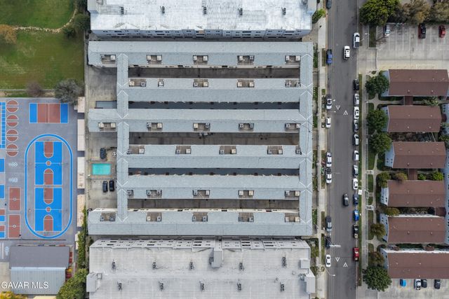 8800 Burnet Avenue Unit 15, North Hills, CA 91343