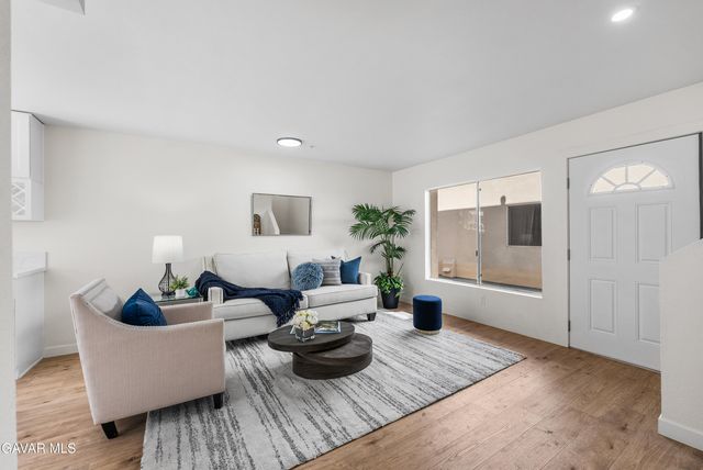 8800 Burnet Avenue Unit 15, North Hills, CA 91343