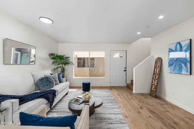 8800 Burnet Avenue Unit 15, North Hills, CA 91343