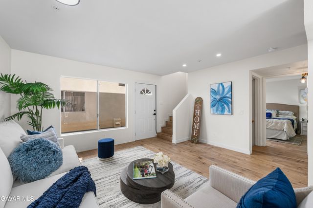 8800 Burnet Avenue Unit 15, North Hills, CA 91343