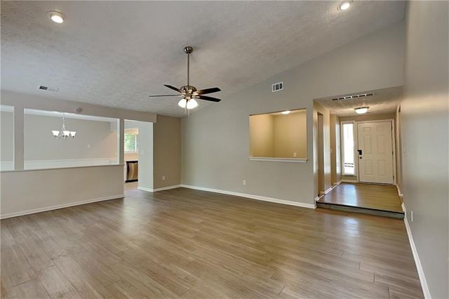 1120 Terramont Drive, Roswell, GA 30076