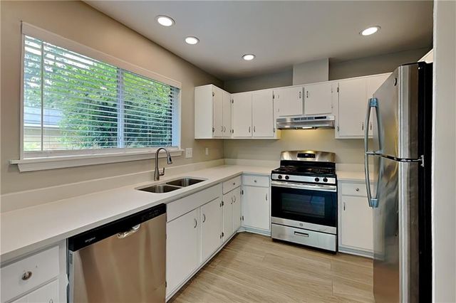 1120 Terramont Drive, Roswell, GA 30076