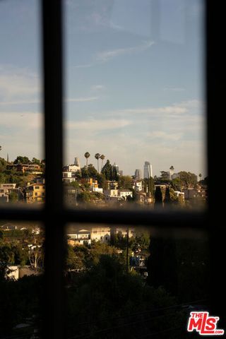 1825 Redesdale Avenue, Los Angeles, CA 90026
