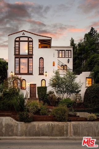 1825 Redesdale Avenue, Los Angeles, CA 90026