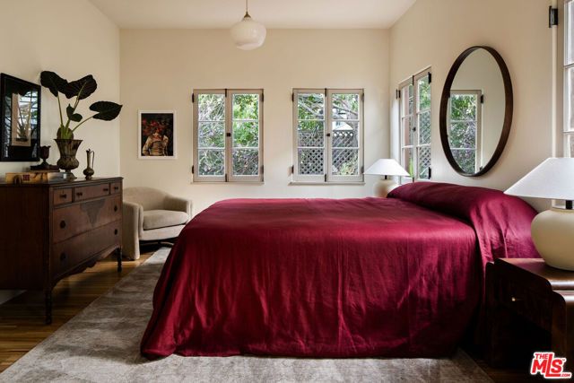 1825 Redesdale Avenue, Los Angeles, CA 90026