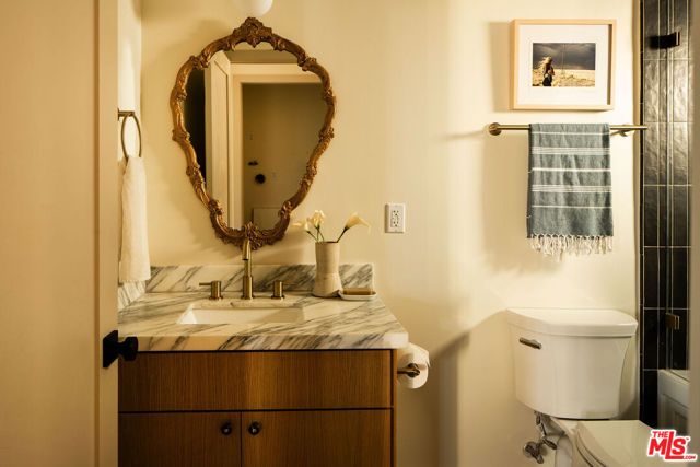 1825 Redesdale Avenue, Los Angeles, CA 90026