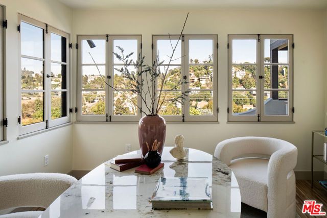1825 Redesdale Avenue, Los Angeles, CA 90026